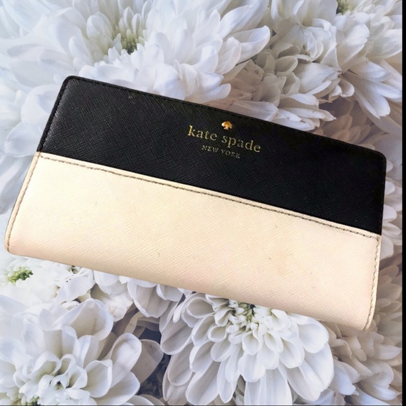 kate spade Handbags - ♠️Kate Spade Wallet♠️